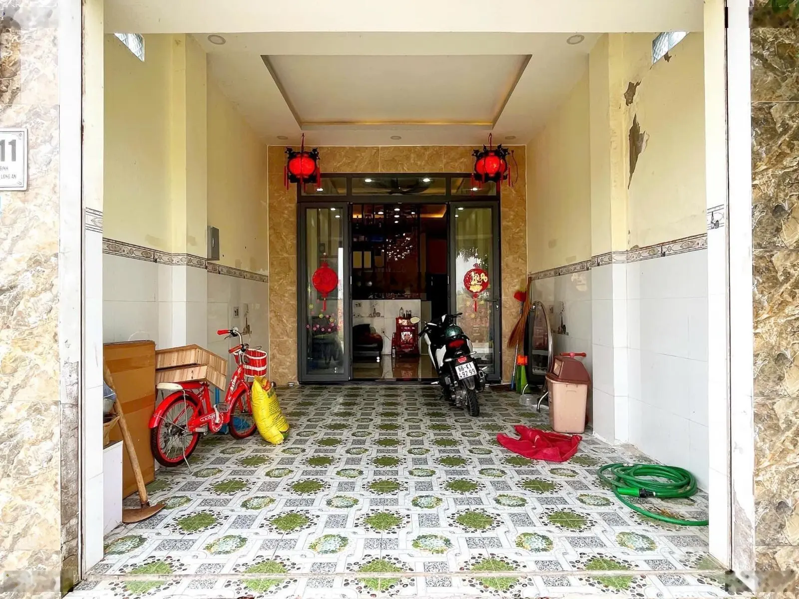 Bán Nhà Đẹp Giá Rẻ Nhà 1 Trệt 1 Lầu DT : 4*18=72m2 Shr Hoàn Công Giá : 1,7 Tỷ Thương Lượng Mạnh