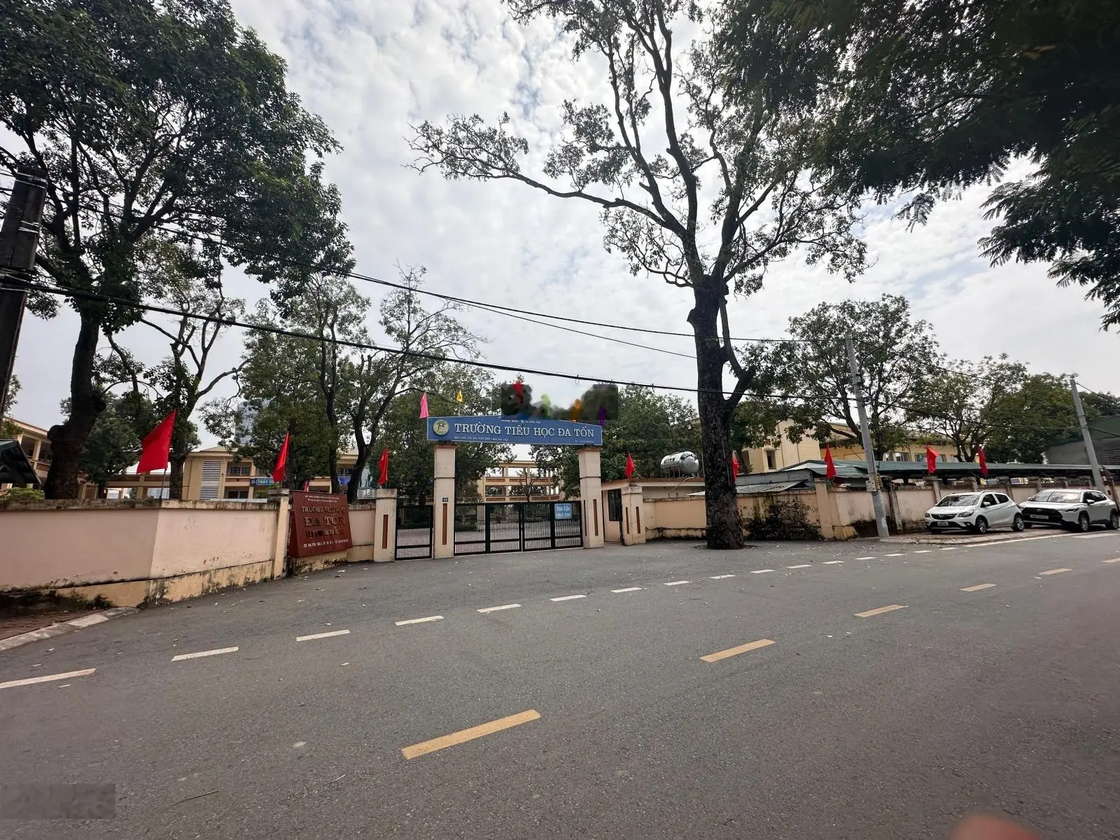 Bán gấp mảnh đất vàng lô góc Đa Tốn 190m2 mặt tiền 9,22m ôtô tránh KD cách Vin chỉ 1km nhỉnh 80tr/m