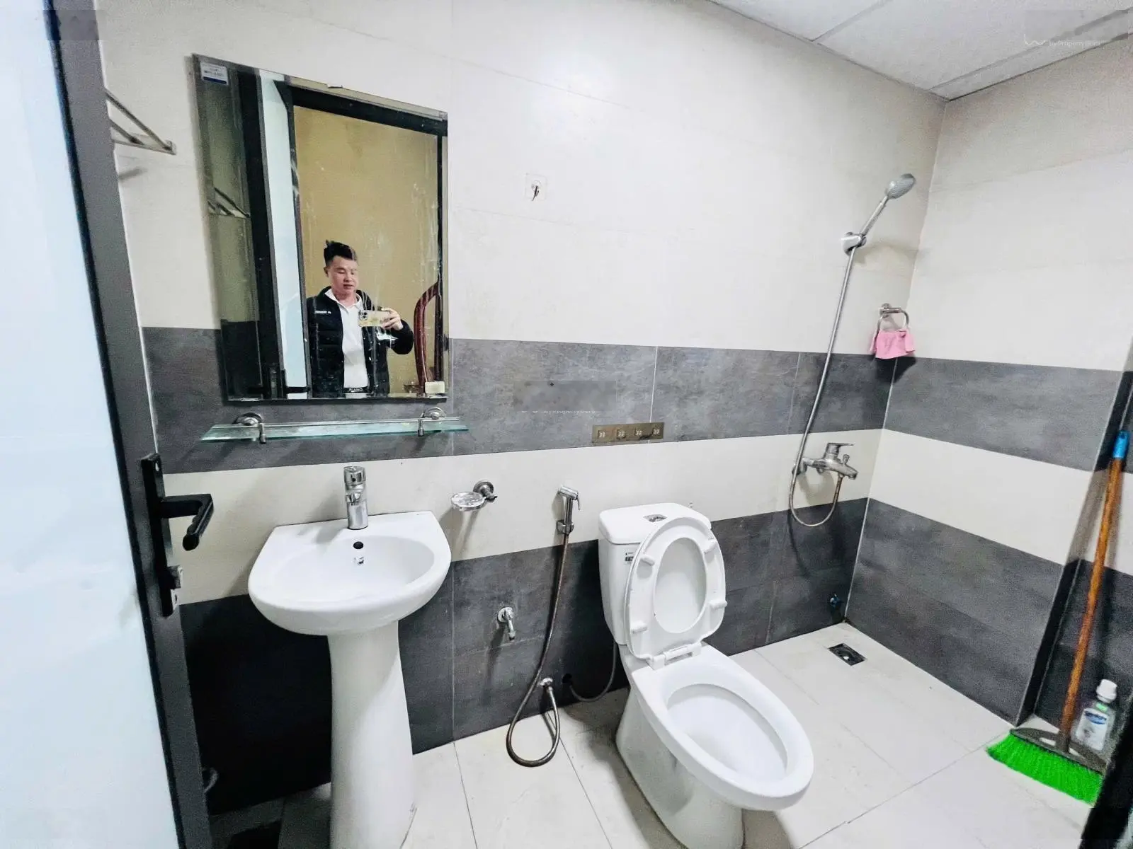 Bán nhà Mỹ Đình 30m ra phố - 5T - ở ngay - giá bán nhanh - chủ thiện trí