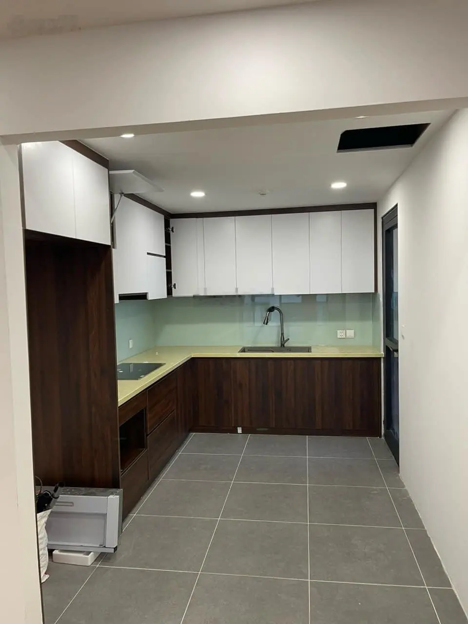 Căn hộ cao cấp, trung tâm Cầu Giấy, diện tích 140,5m2 - từ 52 triệu/m2, nhận nhà ở ngay