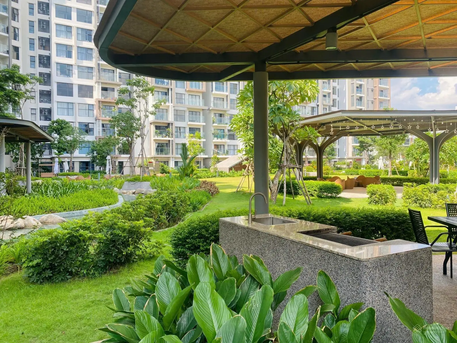 Bán căn Brilliant 112m2 giá chỉ 6.3 tỷ hướng mát view CV, đang có HĐ thuê - Cẩm Tươi - NV CĐT