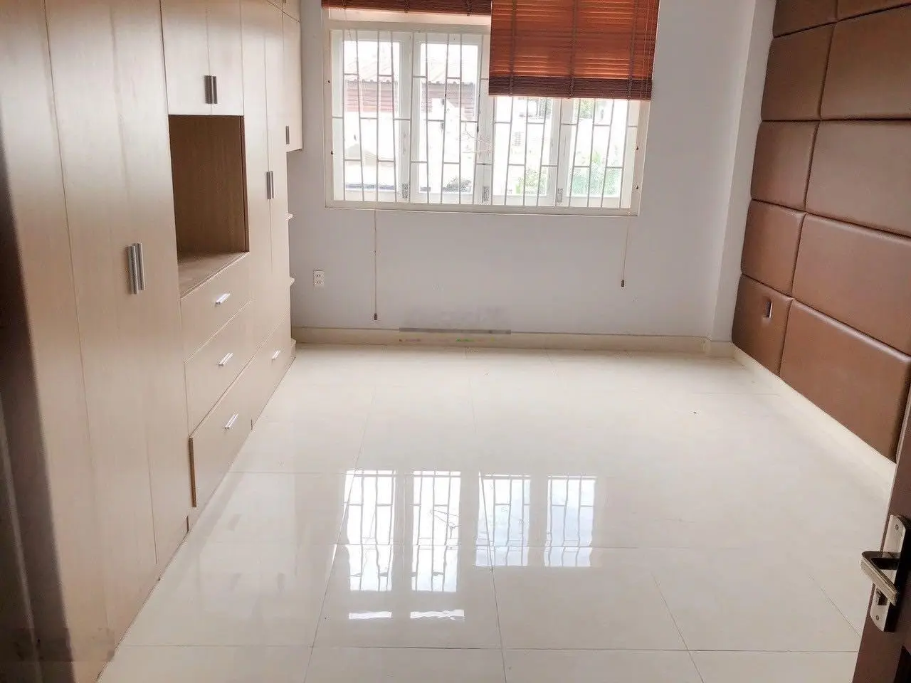 Hạ còn 11.7 tỷ.QUẬN 10 - NHÀ THÀNH THÁI 3 TẦNG ĐÚC BTCT - TRƯỚC NHÀ GẦN 5M