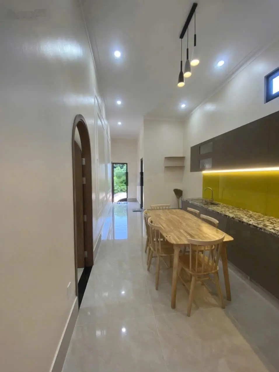 BÁN NHÀ MỚI 100% TÂN CỔ ĐIỂN SANG ĐEP 3 P NGỦ , P8 TP VĨNH LONG ( KHU DÂN CƯ VƯỢT LŨ PHƯỜNG 8)