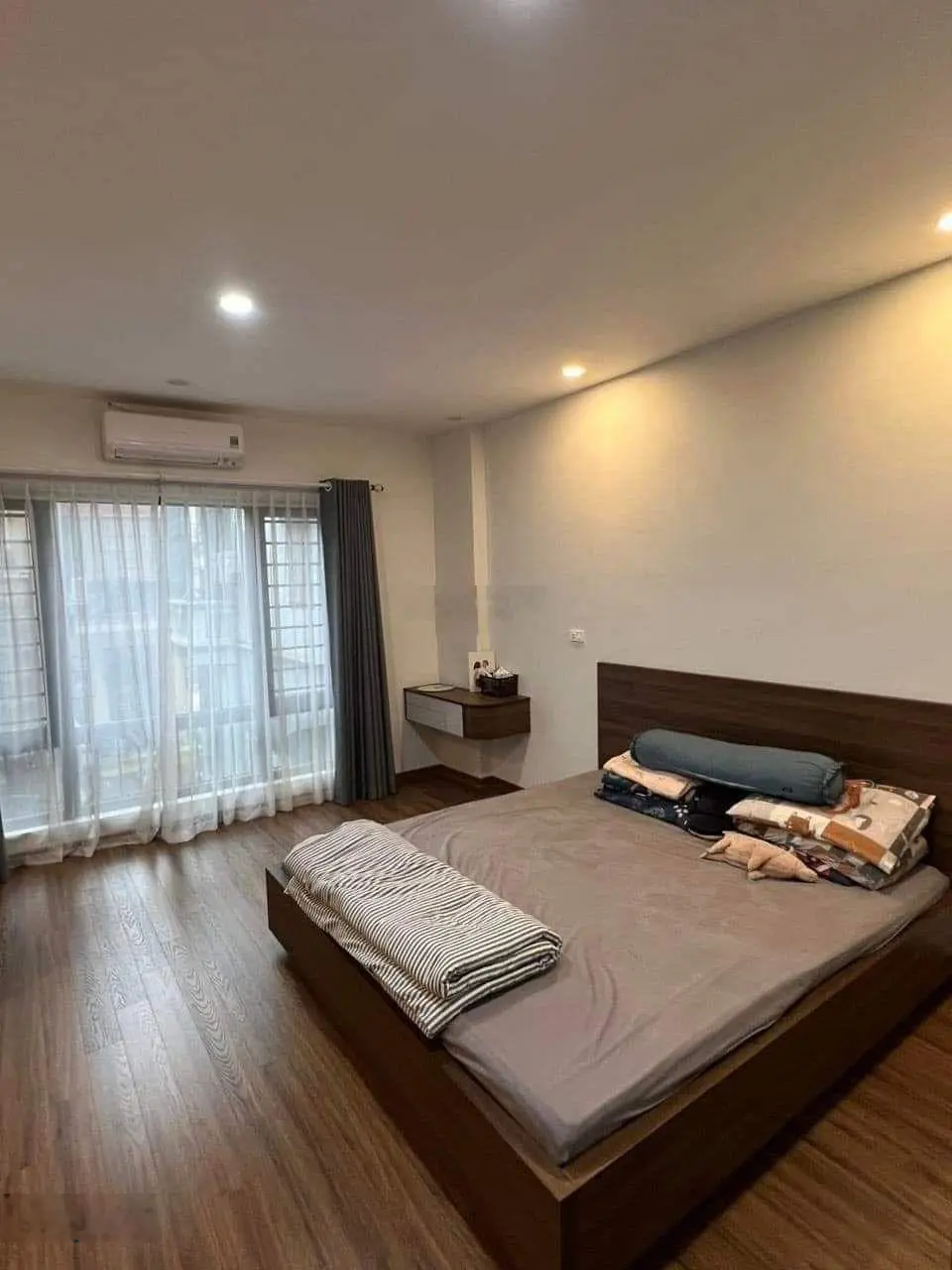OTO TRÁNH LAI XÁ - HOÀI ĐỨC - VỀ Ở NGAY Dt: 35m - 5 tầng - chỉ 5 tỷ 98 (có thương lượng)