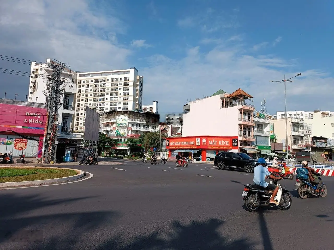 Nhà 3,5 tầng Kinh Doanh đường lớn 23/10