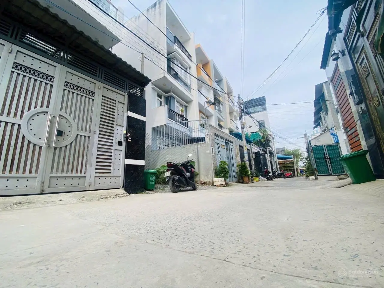 Bán nhà riêng tại Hiệp Bình Chánh, 7,9 tỷ, 71 m2, 4PN, 5WC, pháp lý đầy đủ