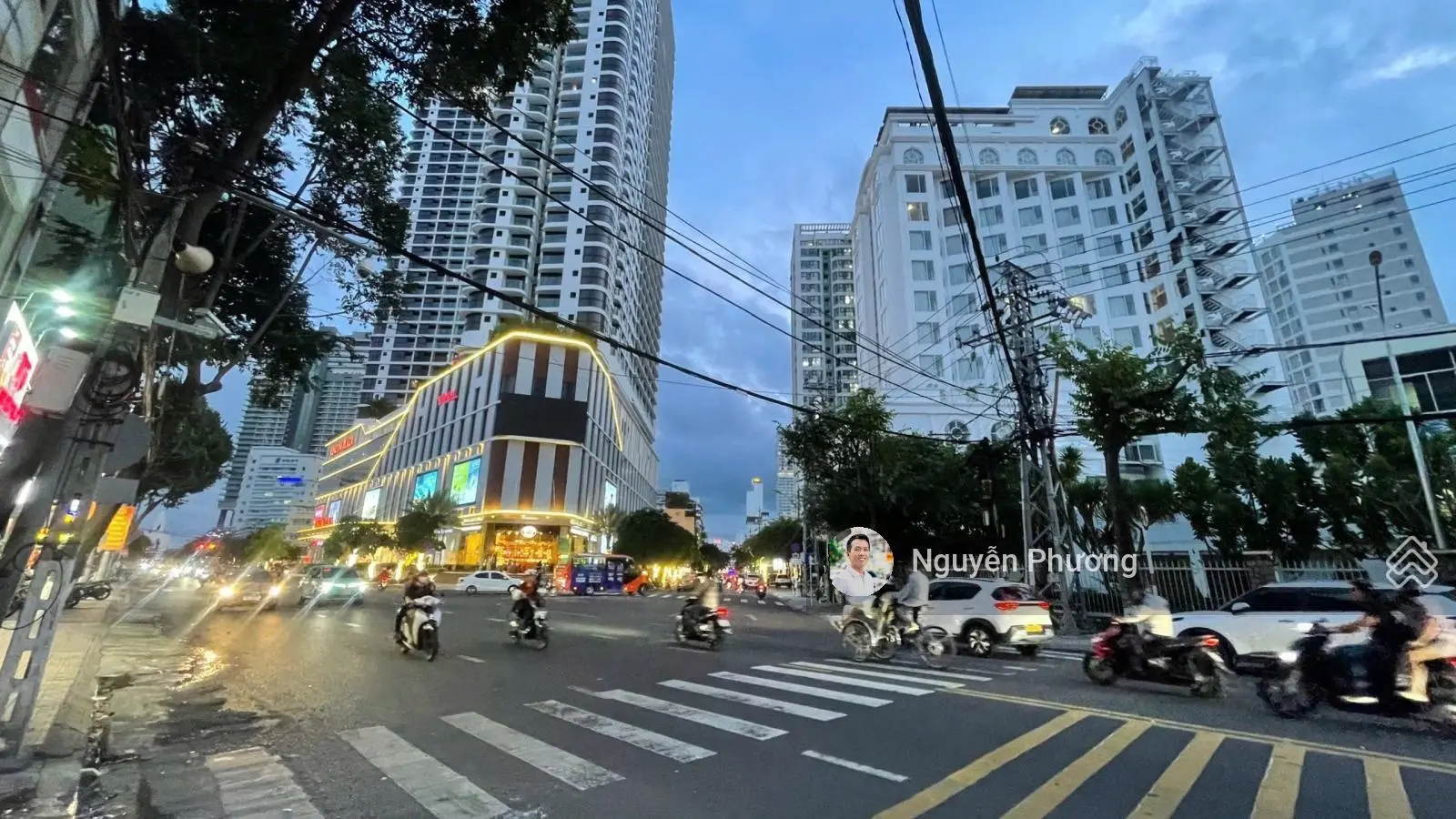 Bán Nhà gần biển 3 Tầng Góc 2 MT đường Lê Thánh Tôn - Quận 1 của Nha Trang đối diện Vincom