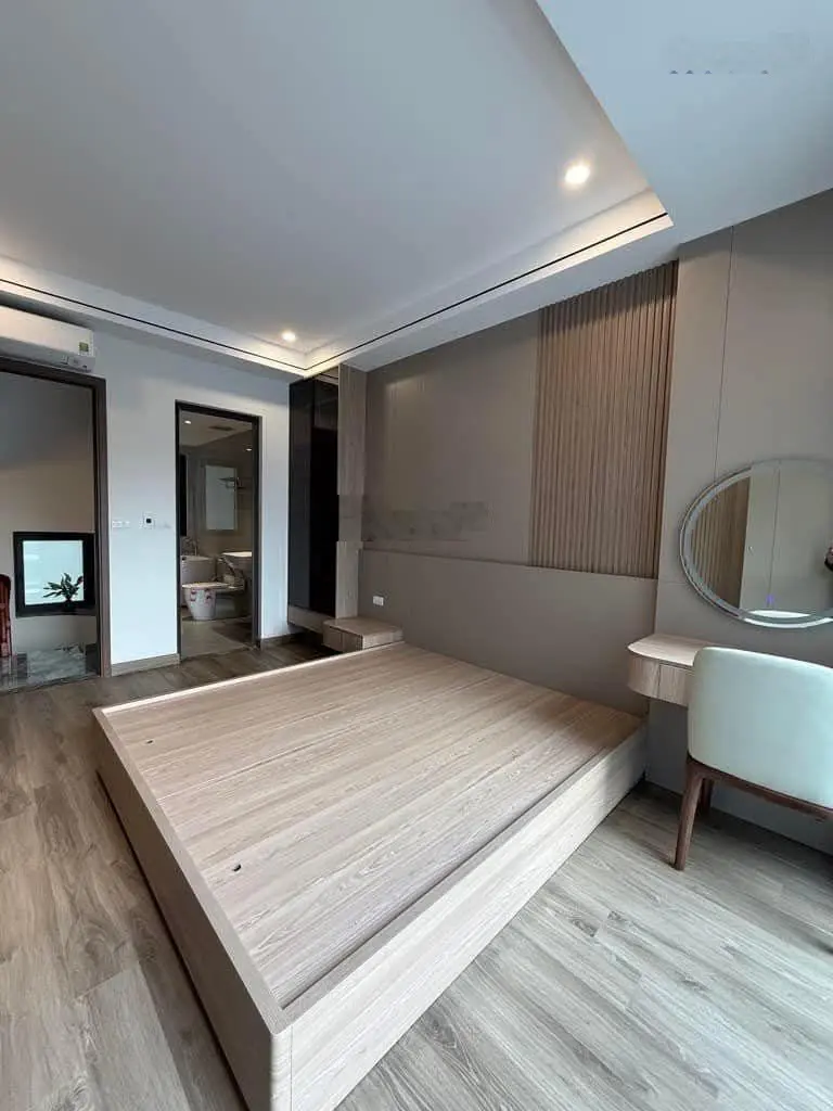 GIẢM SỐC 300 TRIỆU Nhà mới phố Tư Đình, Long Biên 33m2 Ô tô đỗ cổng giá chỉ còn 5.48 tỷ