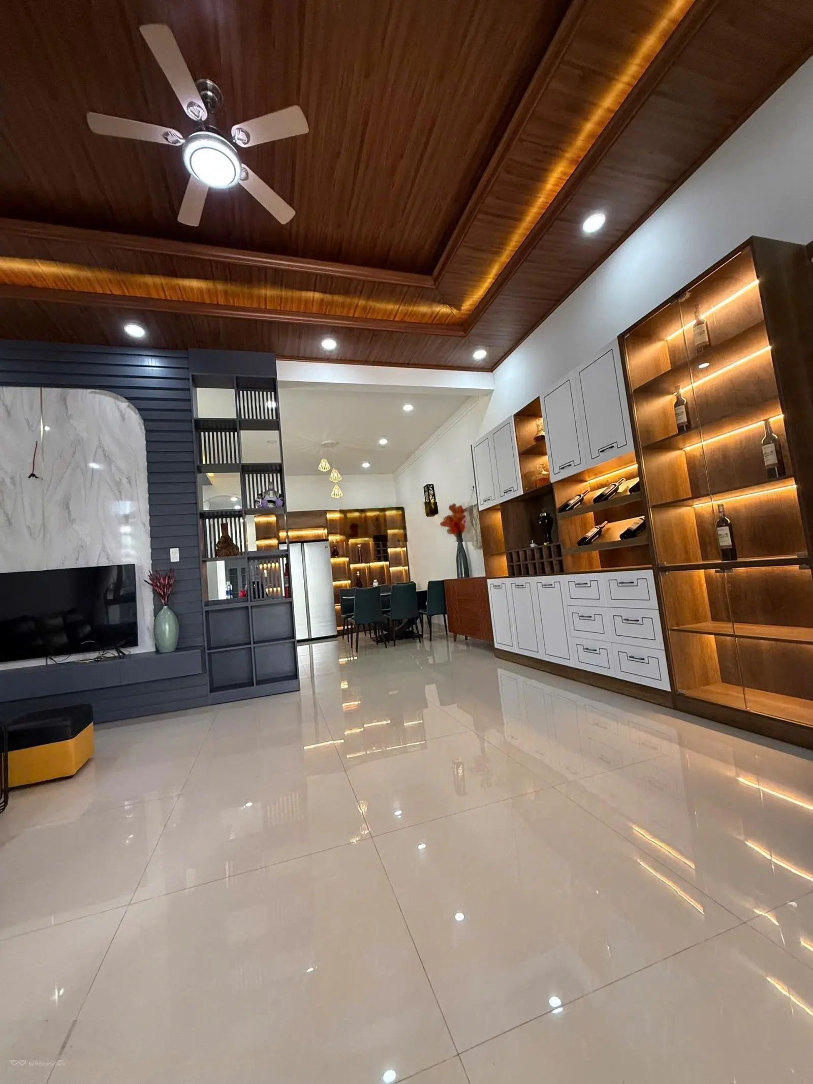 Bán nhà 6m x 30m full nội thất đường Y Wang ngay cổng chào Eakao