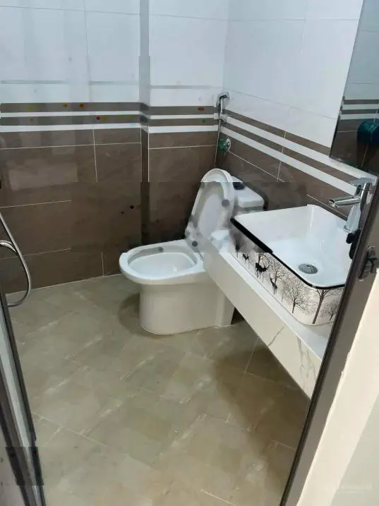 Nhà Huỳnh Cung phân lô DT 40m2 XD 5 tầng, giá 5.9tỷ. Liền kề 5 căn DT 41m2, 3,5 tầng giá 3.3tỷ