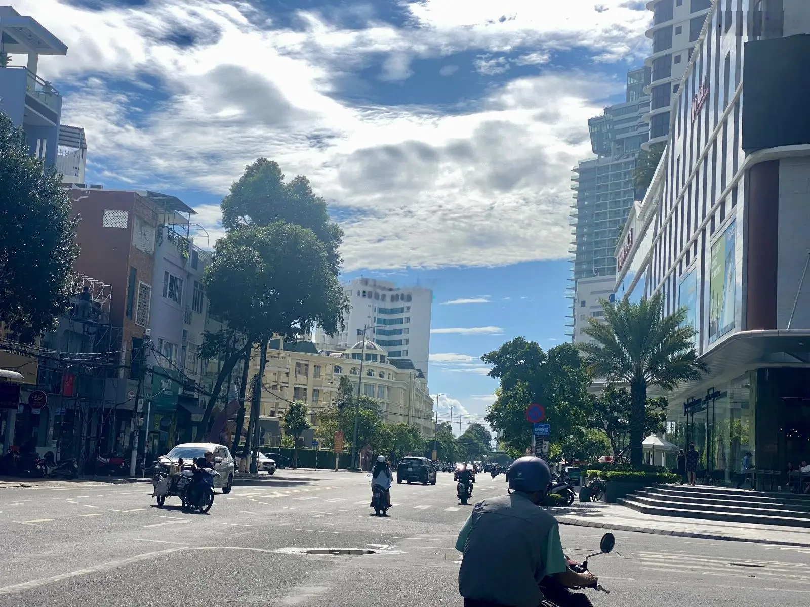 Siêu phẩm nhà mặt phố căn góc đường chính Lê Thánh Tôn, Lộc Thọ Nha Trang cách biển 200m