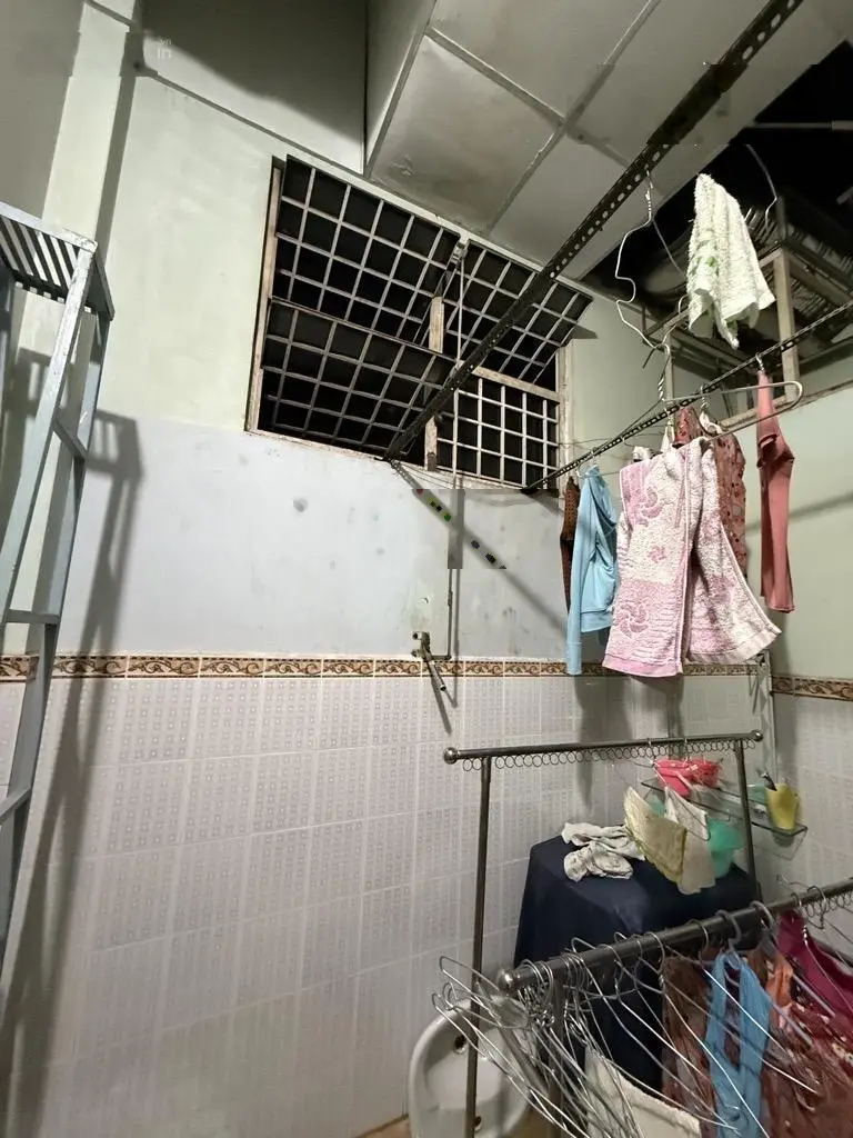 Bán gấp nhà riêng Lê Văn Quới, BTân, 52m2, 2 tầng đúc, hẻm xe hơi 5m, gần 4 xã, nhỉnh 5 tỷ.
