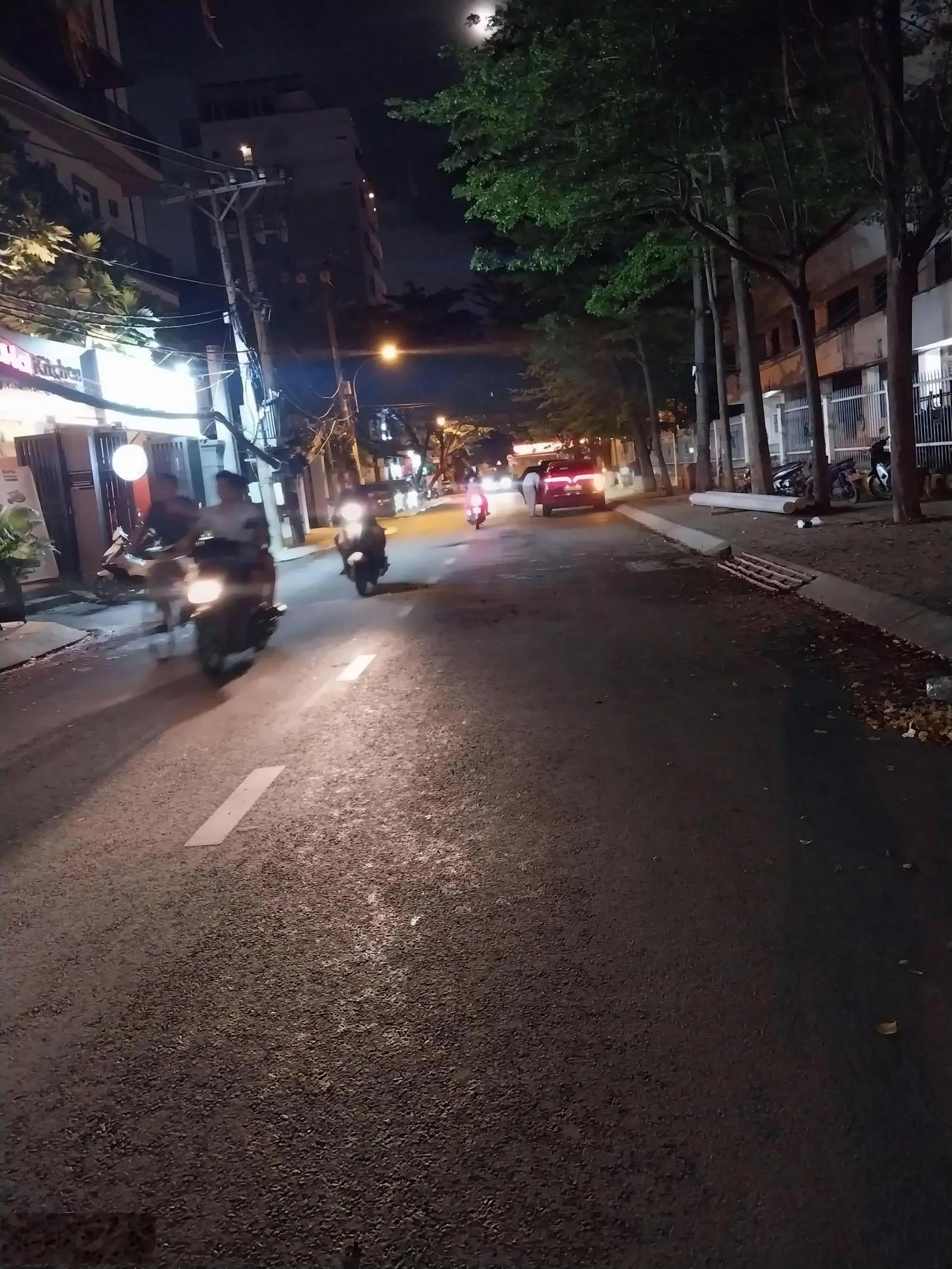 Bán lô đất đẹp , 105m2 ,ngay trường đại học văn hóa . thảo điền . giá 9,x tỷ