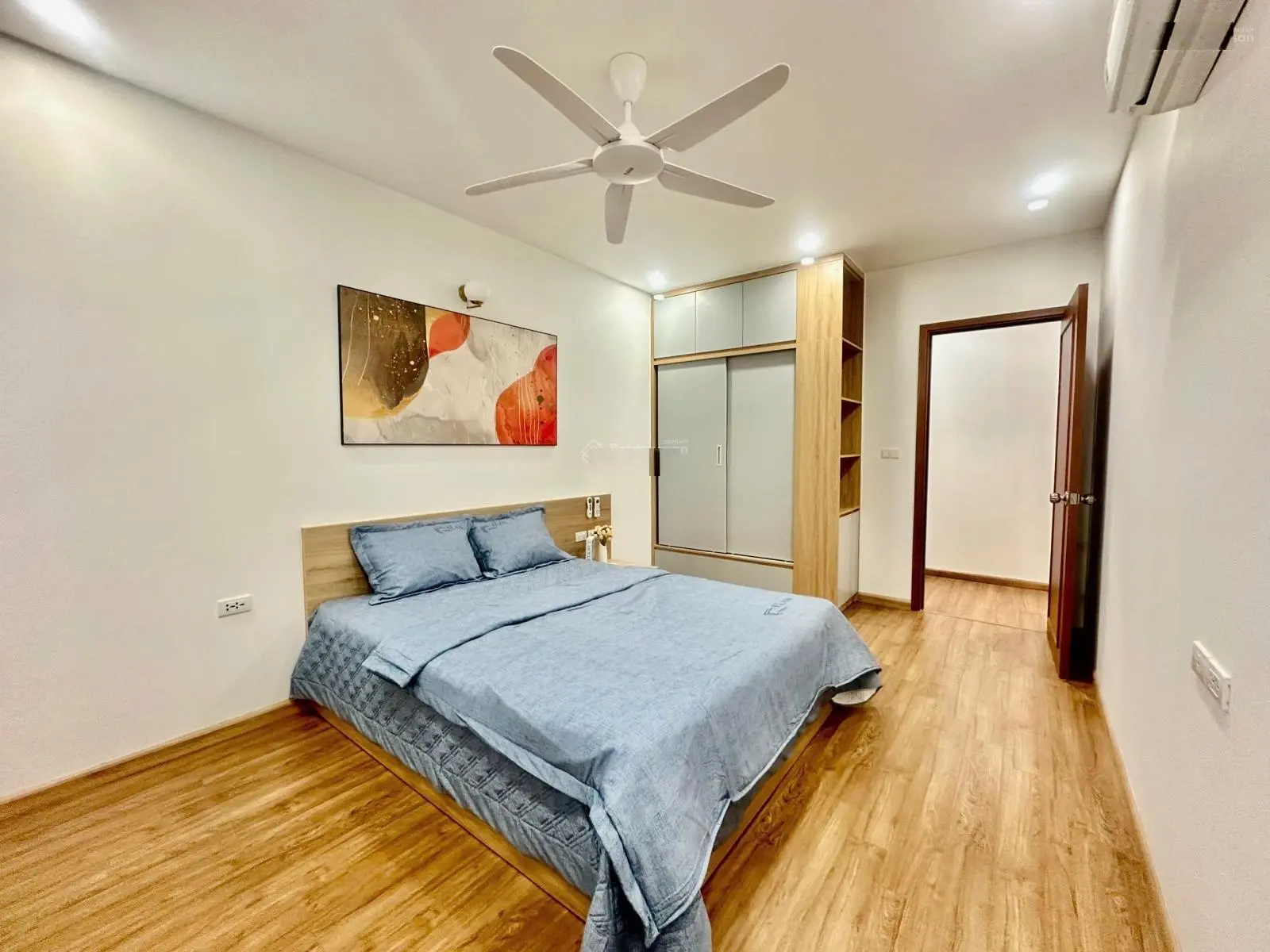 Bán căn hộ gấp tại iris garden mỹ đình , 135m2, 3pn, full nội thất, giá tốt nhất thij trường