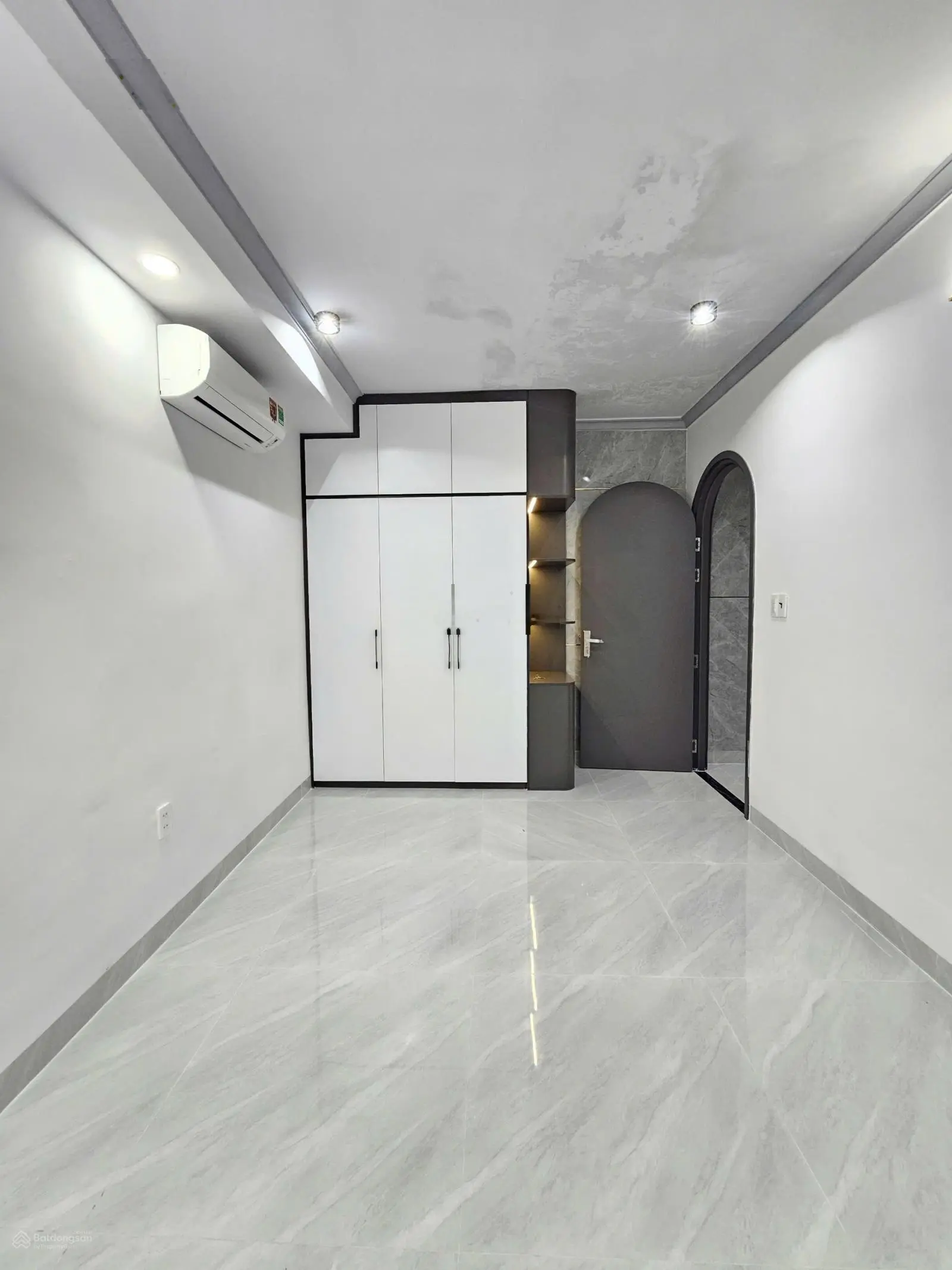 Giá 3.4 tỷ/ Nhà full hết nội thất cấp 4 gác đúc 3 phòng ngủ ngay chợ Phú Phong ngã tư Bình Chuẩn