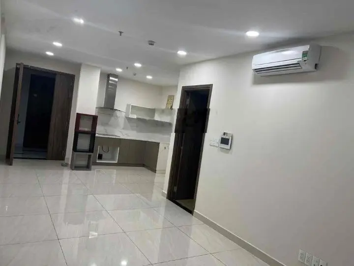 Bán căn hộ Park Legend, 2PN, 2WC, 72m2, nội thất cơ bản, giá: 4 tỷ 8, LH: 0908 435 ***