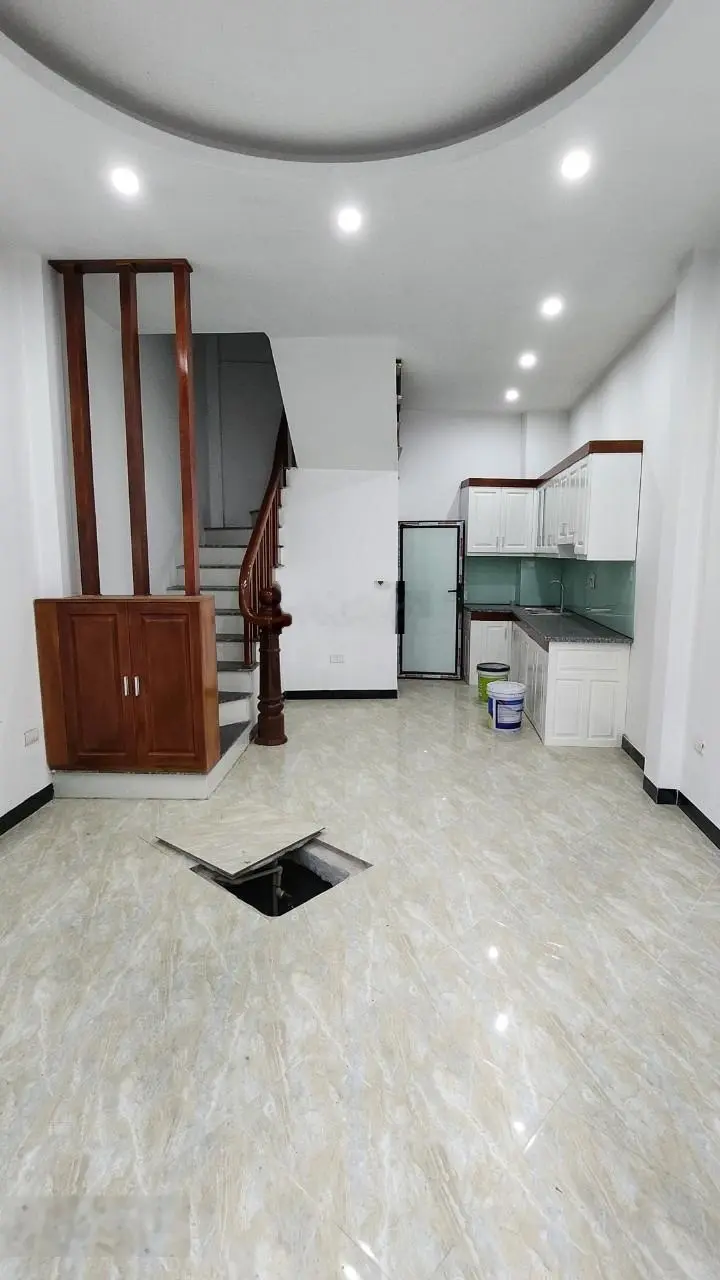 Nhà Huỳnh Cung phân lô DT 40m2 XD 5 tầng, giá 5.9tỷ. Liền kề 5 căn DT 41m2, 3,5 tầng giá 3.3tỷ