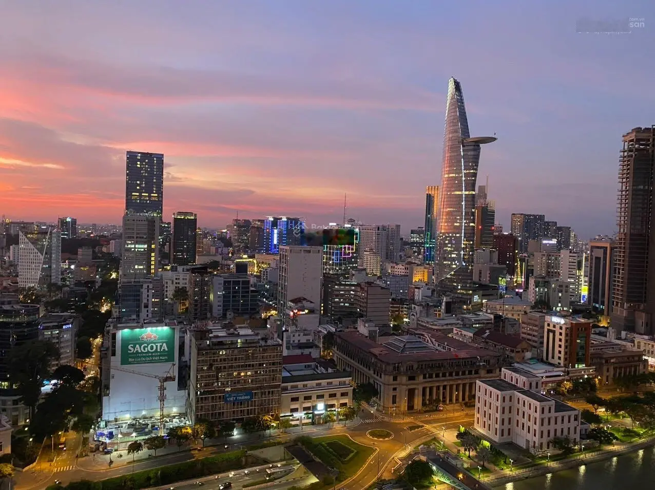 Chủ kẹt tiền bán gấp căn hộ 88m2 Saigon Royal quận 4 giá tốt