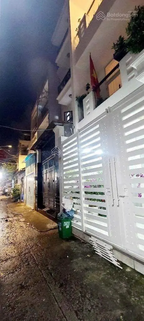 Bán nhà hẻm xe hơi, đường bùi minh trực, p.5, quận 8, ngang khủng 5,5m2