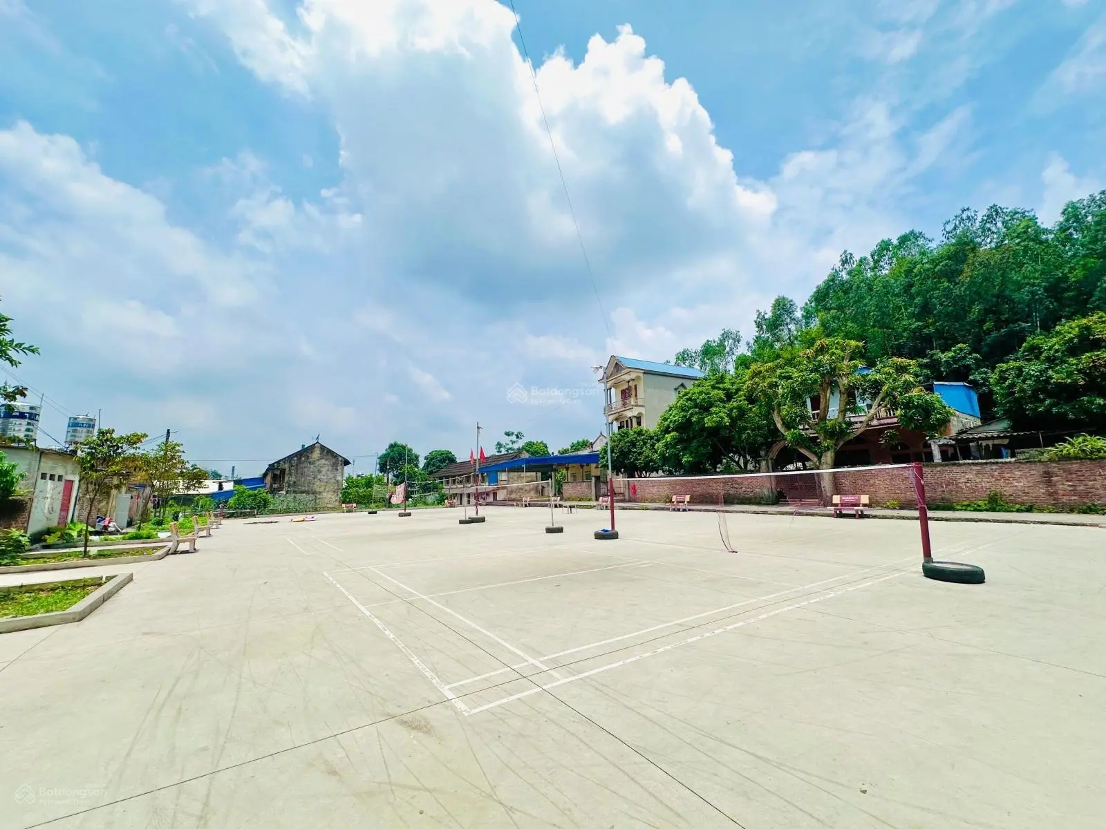 6xxtr đất 2 mặt đường gần chợ Cam Giá