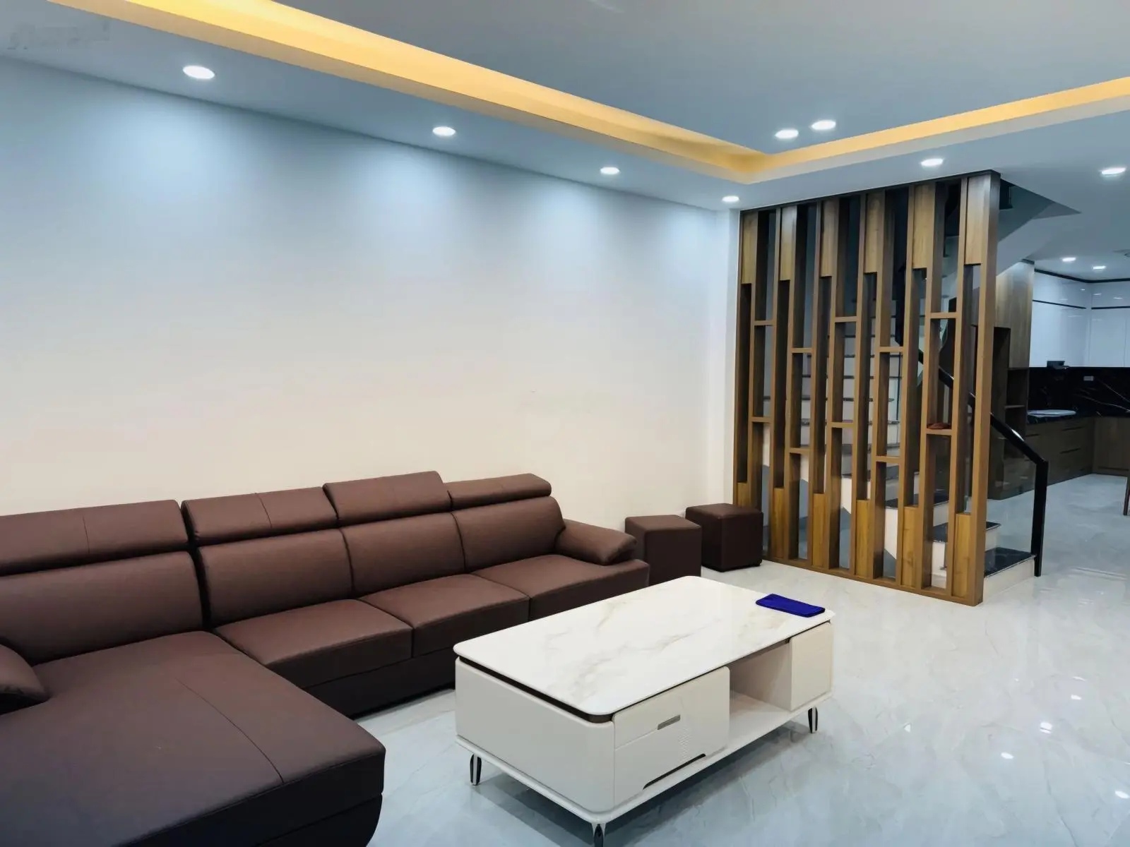Nhà Minh Khai, 7 T, thang máy, lô góc thoáng sáng, ô tô vào nhà, nhà mới 62 m2