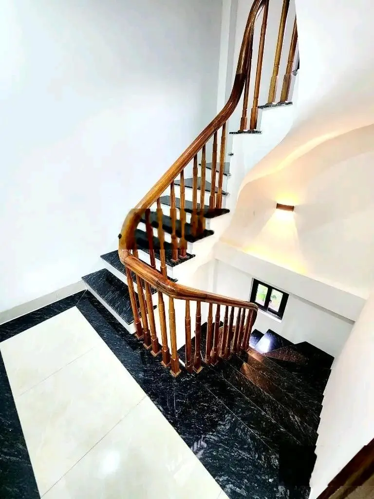 Bán nhà Cổ Linh Tư Đình DT 38m2 giá chào 6,5tỷ vị trí đắc địa, giao thông thuận tiện tứ phía