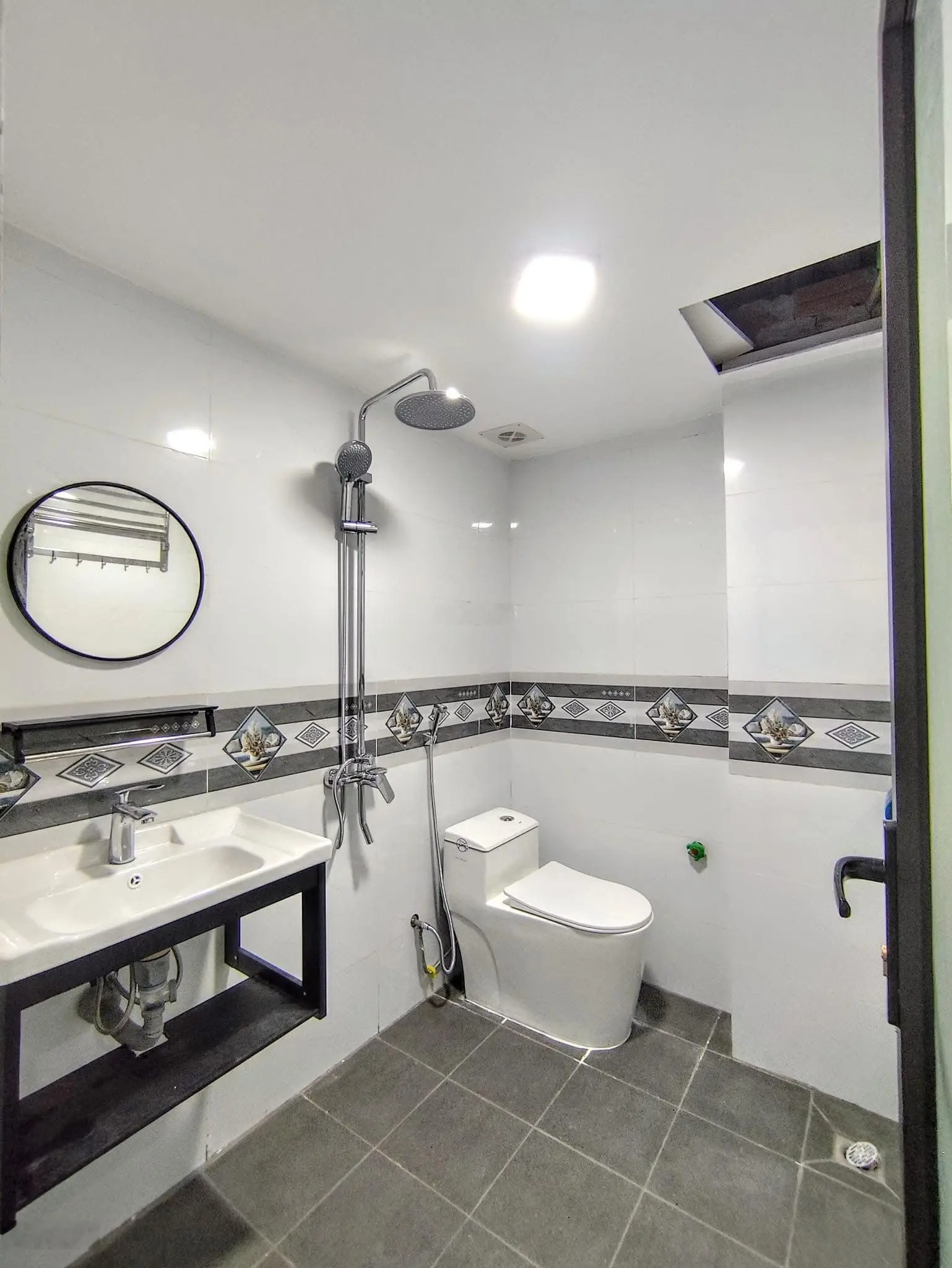 Nhà Mới Đón Tết Chỉ với 3,2 tỷ sở Hữu nhà sổ đỏ 4 Tầng 45m2 tại Vân Côn, 100m ra Đl Thăng Long