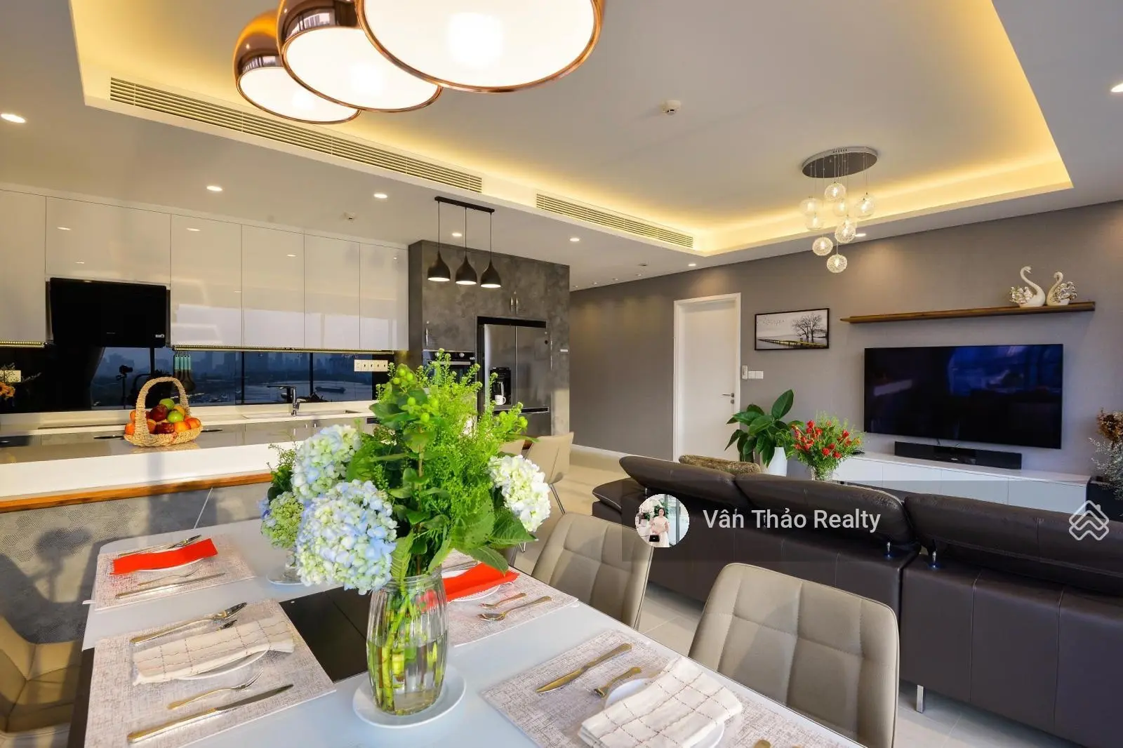 Full kính ngắm bình minh/ hoàng hôn cực đỉnh - căn hộ 1-2-3-4PN tiêu chuẩn Resort - ngay gần Quận 1