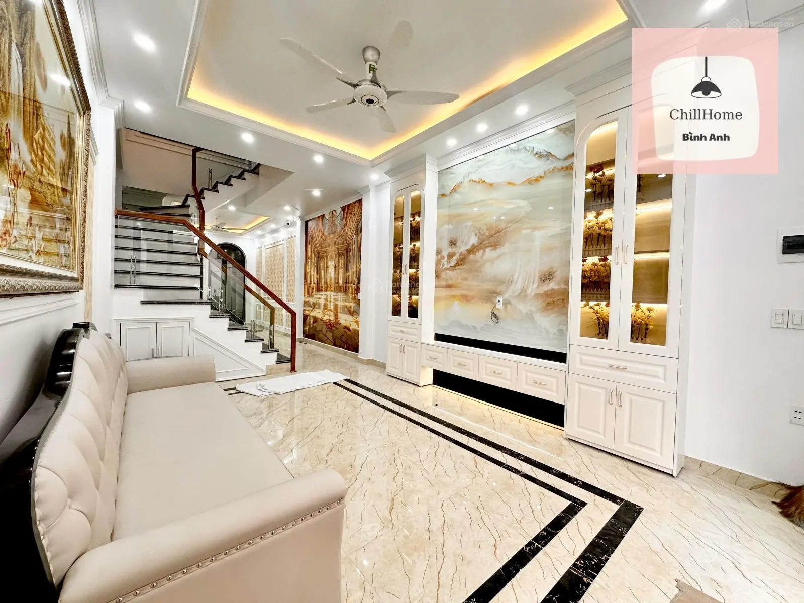 Dãy siêu phẩm sát mặt đường Thiên Lôi - Aeon. Ngõ oto qua lại 4,09 tỷ