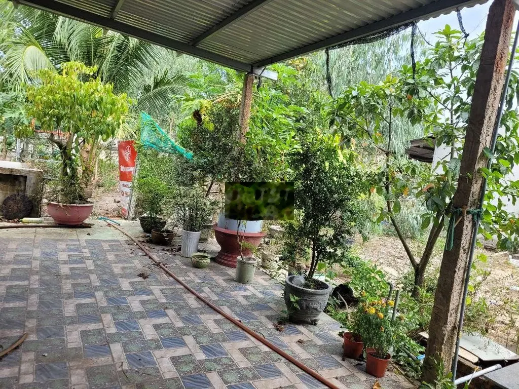 Bán nhà mặt tiền liên xã 2 lô
