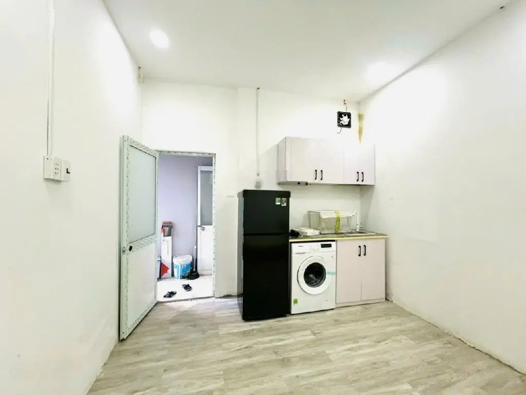 Ngợp bank 14 tỷ. Nhà phố 2 MT chợ + 16P CHDV. 4 tầng. Cho thuê 90tr. 6x21 125m2