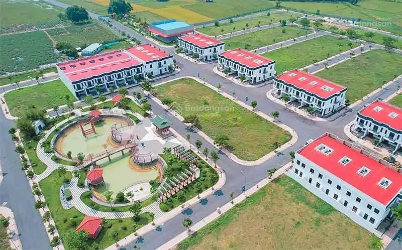 Chủ ngộp lãi ngân hàng, cần thanh lý gấp lô đất 80m2 đối diện công viên, giá 780tr, sang tên ngay