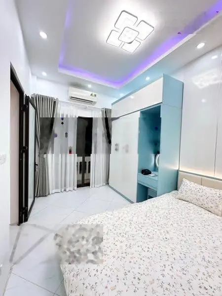 Chủ nhà bán gấp - nhà đẹp 45m2 5 tầng hơn 5 tỷ - cách mặt phố xốm 50m