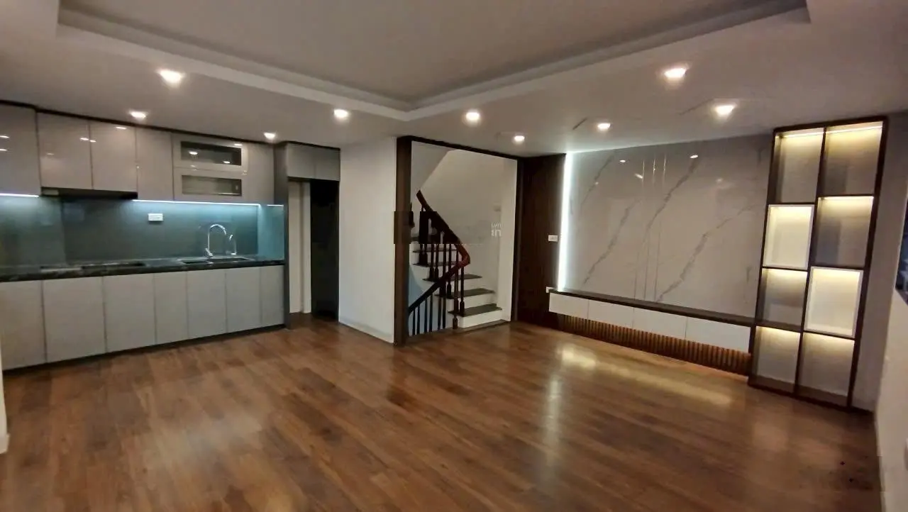 Cực hiếm, mới, đẹp, 31m2, 5 tầng, căn góc, kinh doanh, xe tải tránh