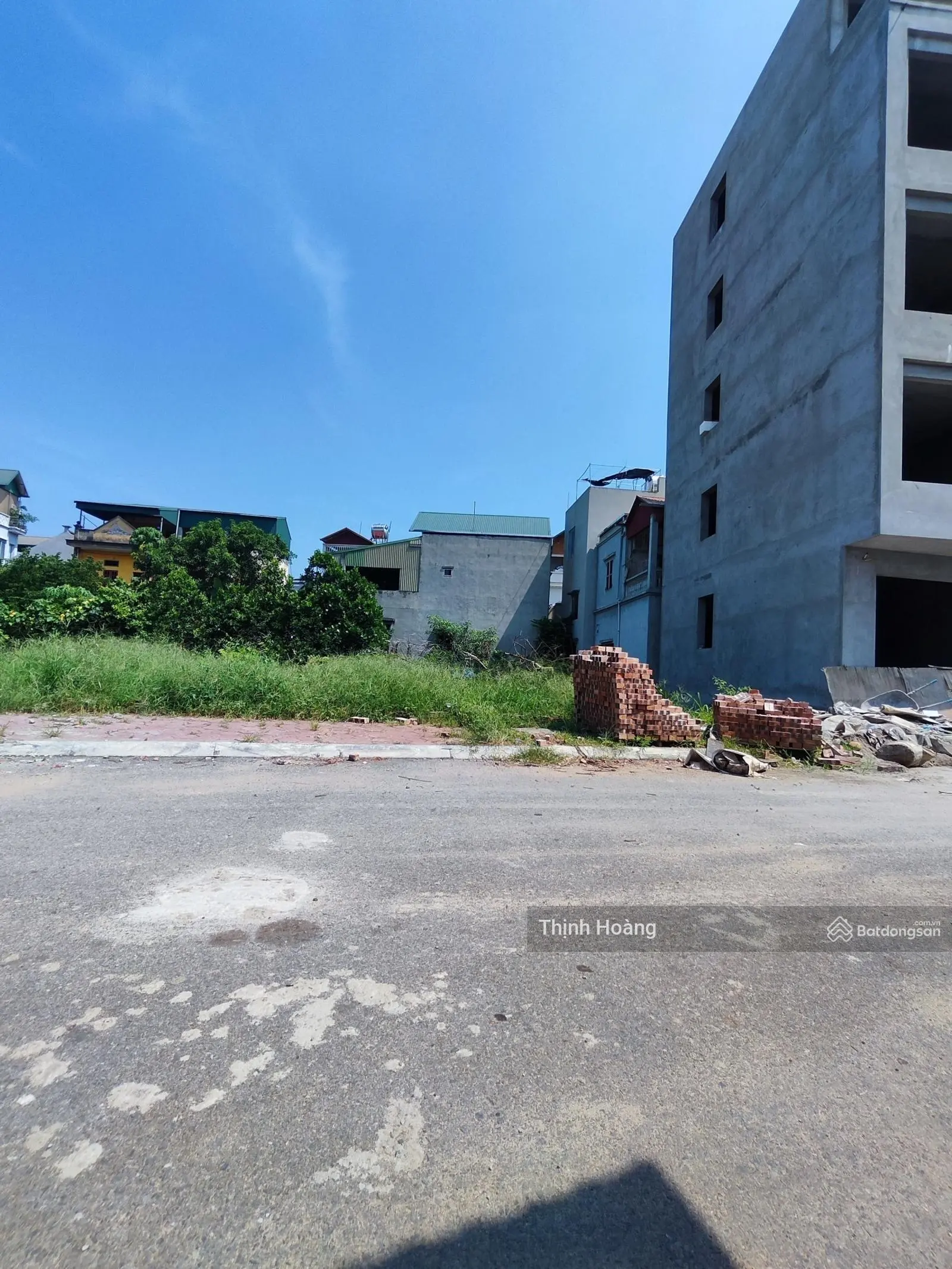 Bán đất mặt tiền chợ 38m2 oto tải tránh vỉa hè rộng