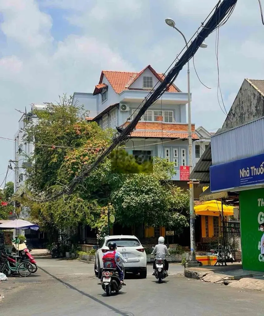 Căn góc trệt lửng 2 lầu 2 Mặt Tiền đường kinh doanh đường số 25