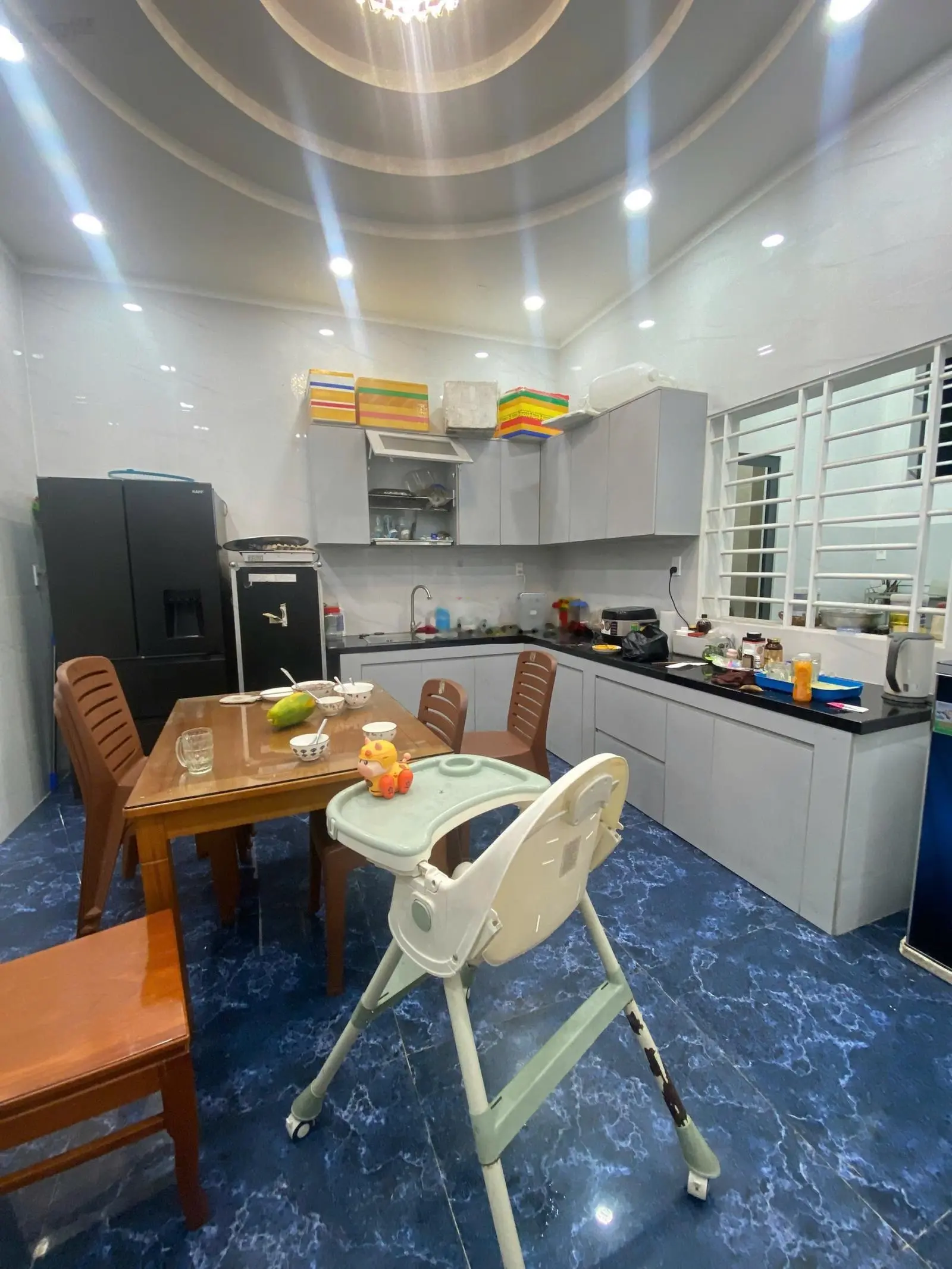 Chủ ngợp nặng bán nhà MT Lê Hồng Phong 5x28 TC 98m2: p.thờ,5pn,5wc,sân 7c, sân cát,2sân thượng