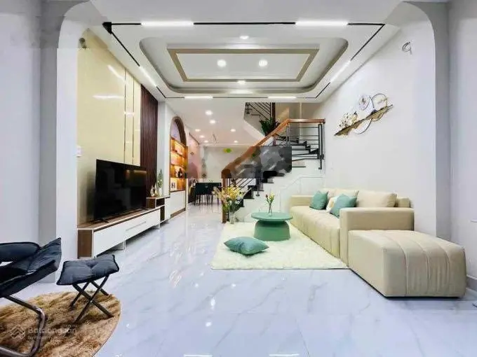 Về quê ở cần bán nhà Đường Nguyễn Đức Cảnh P. Tân Phong Quận 7 Giá 2tỷ970/58,5m2(4,5x13) có sẵn sổ.
