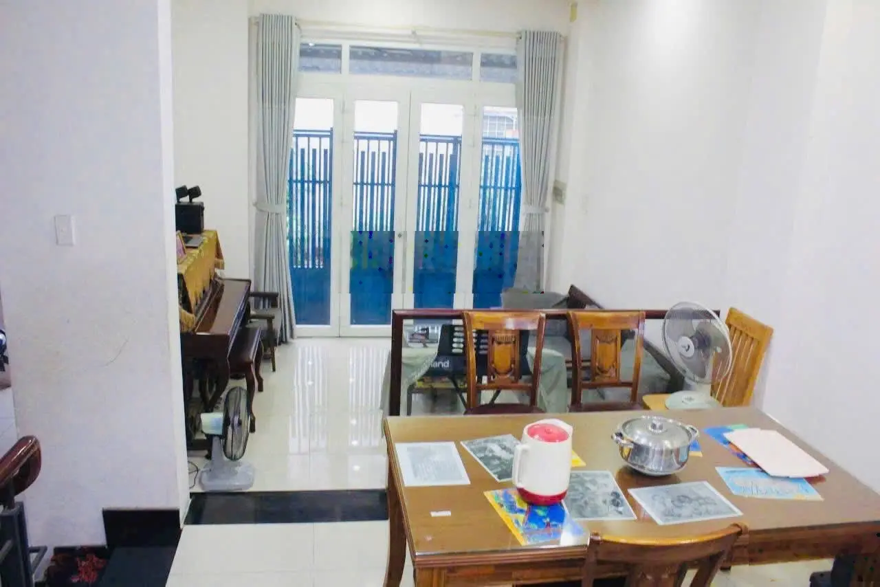 Nhà 3 tầng, ngang 6m x 11,5m, Huỳnh Tấn Phát, Q7- Hơn 6 tỷ