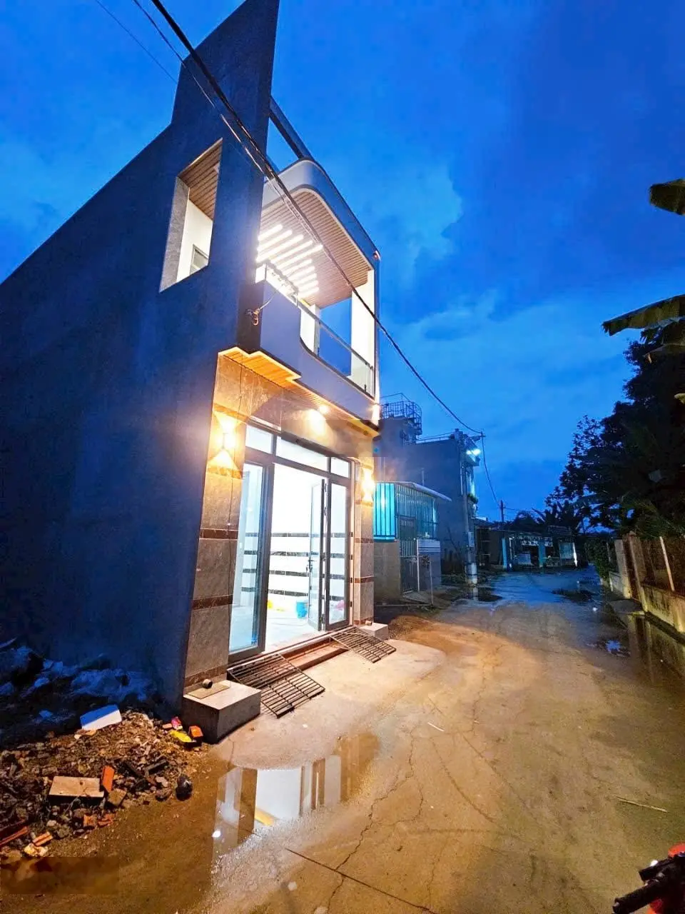Nhà mới sổ riêng giá rẻ. Tân bình.dĩ an