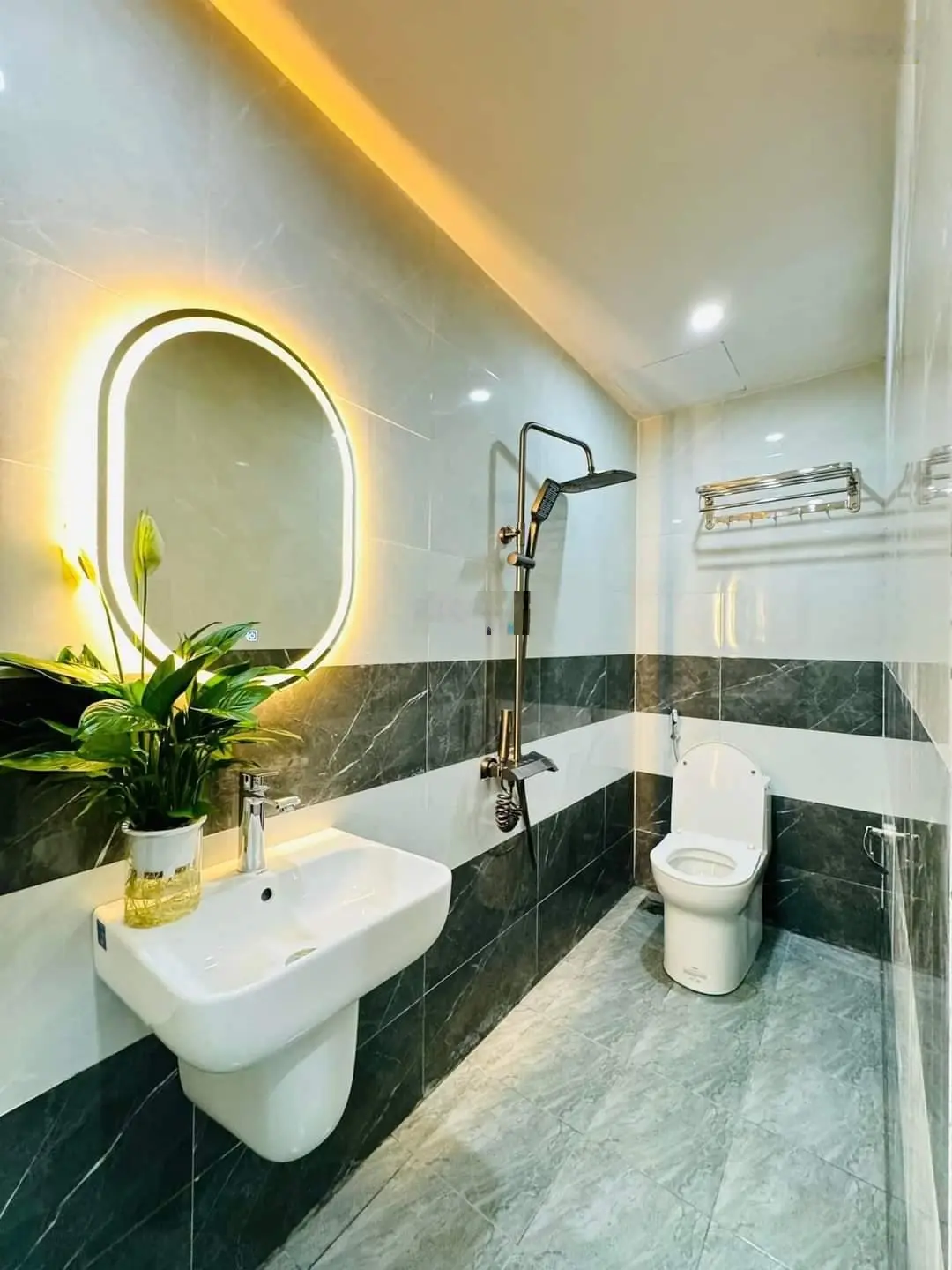 Bán nhà 5 tầng phố Khương Trung, Thanh xuân, ngõ nông hơn 4 tỷ