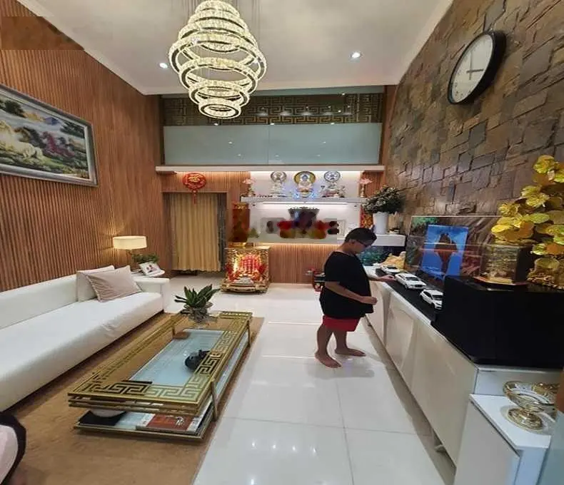 Nhà HXH hạ chào 2,5 tỷ, Nguyễn Trãi, Nguyễn Cư Trinh, Q1, 64m, 2 tầng