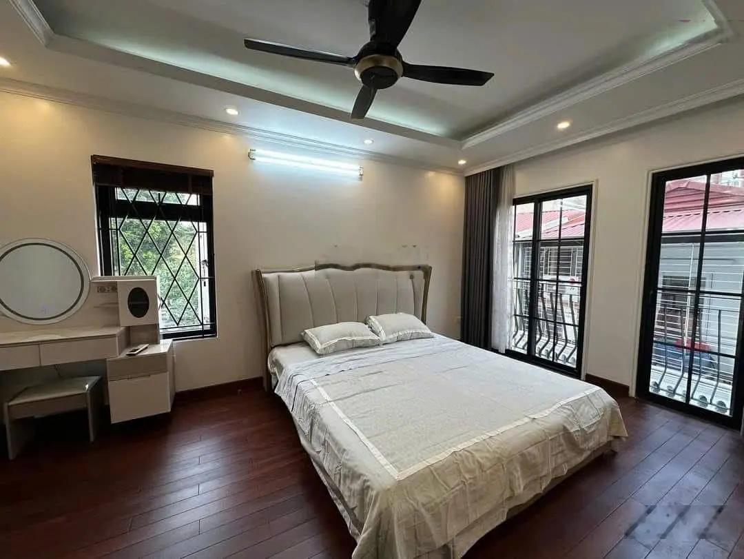 Cần bán nhà mặt ngõ ôtô, phân lô, kinh doanh , Phố Đội Cấn Q.Ba Đình DT 65M X 5T, MT 6M Gía 13,5 tỷ