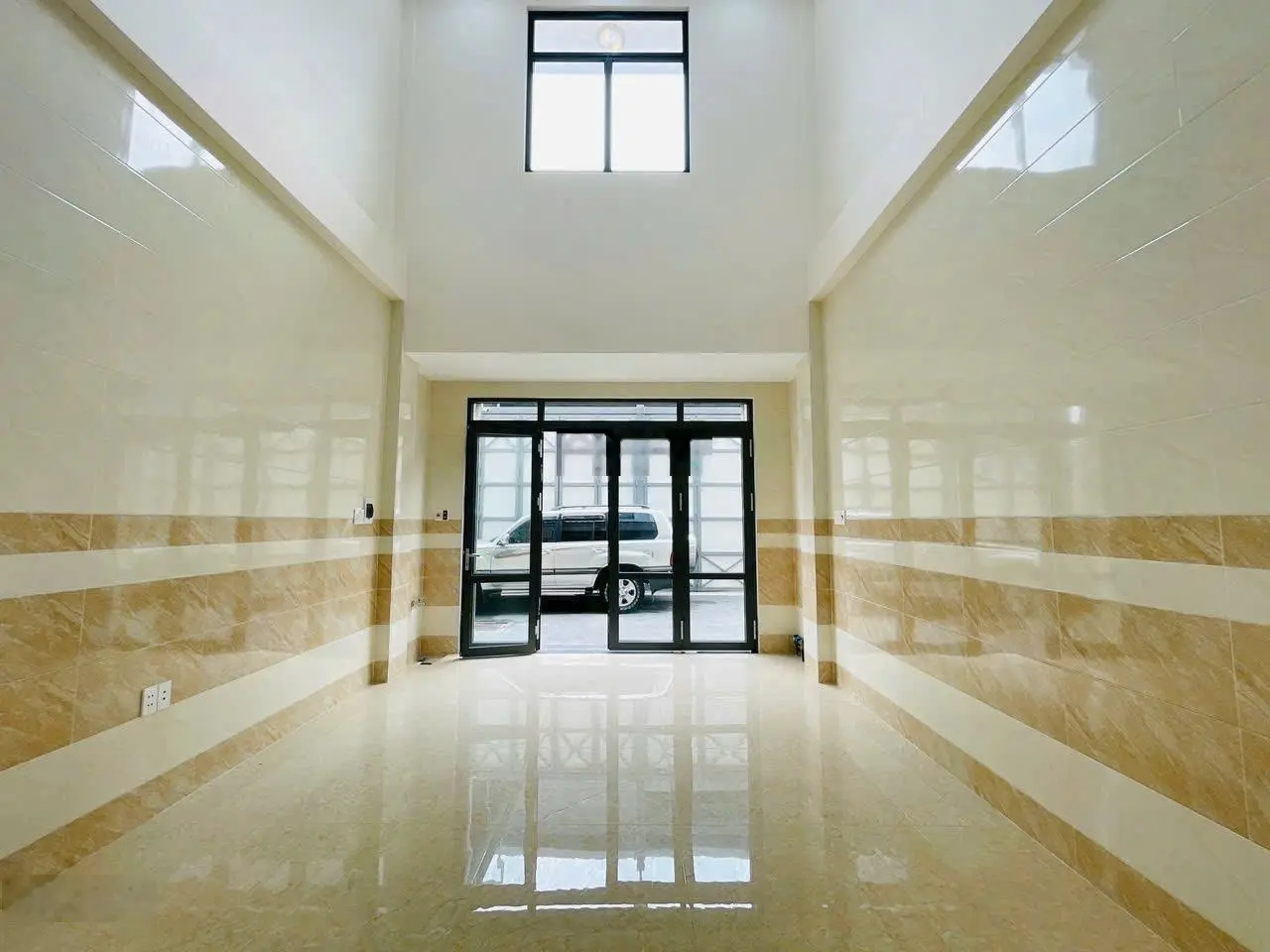 Giảm 1tỷ cần bán nhanh Nhà Phố 3 lầu (SHR ô tô 7 chỗ vào nhà) trục Quốc Lộ 13 - Ngã 4 Bình Triệu