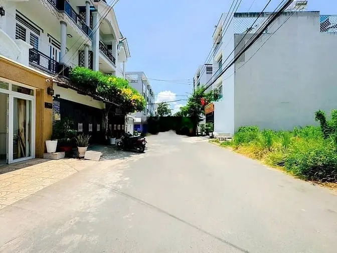 CHDV đường nhựa 10 m, dân trí cao toàn nhà cao tầng. Thuê khoán 30 tr.