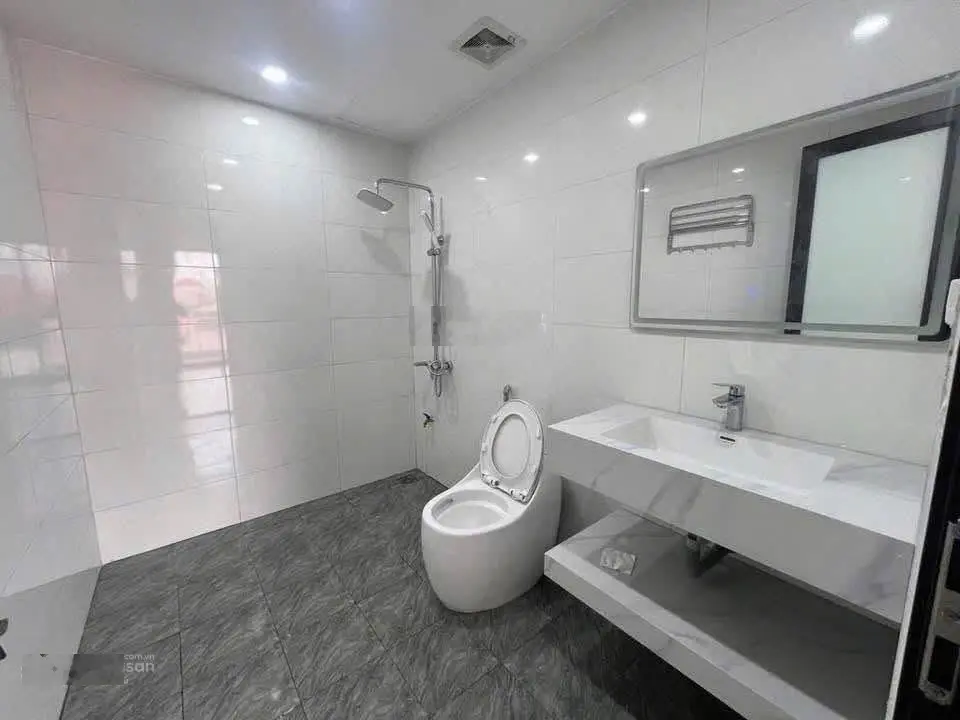 Bán nhà phố Hồng Tiến, DT 55m2 * m tiền 4.65m * 6 tầng thang máy, sau 1 nhà ra mặt phố kinh doanh