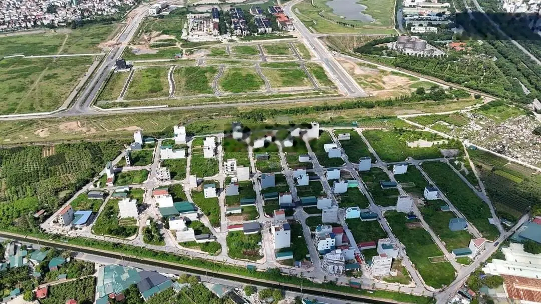 Cc cần chuyển nhượng lô đất dv song phương...vị trí đẹp...trục chính kết nối lk8 và dự án mailand