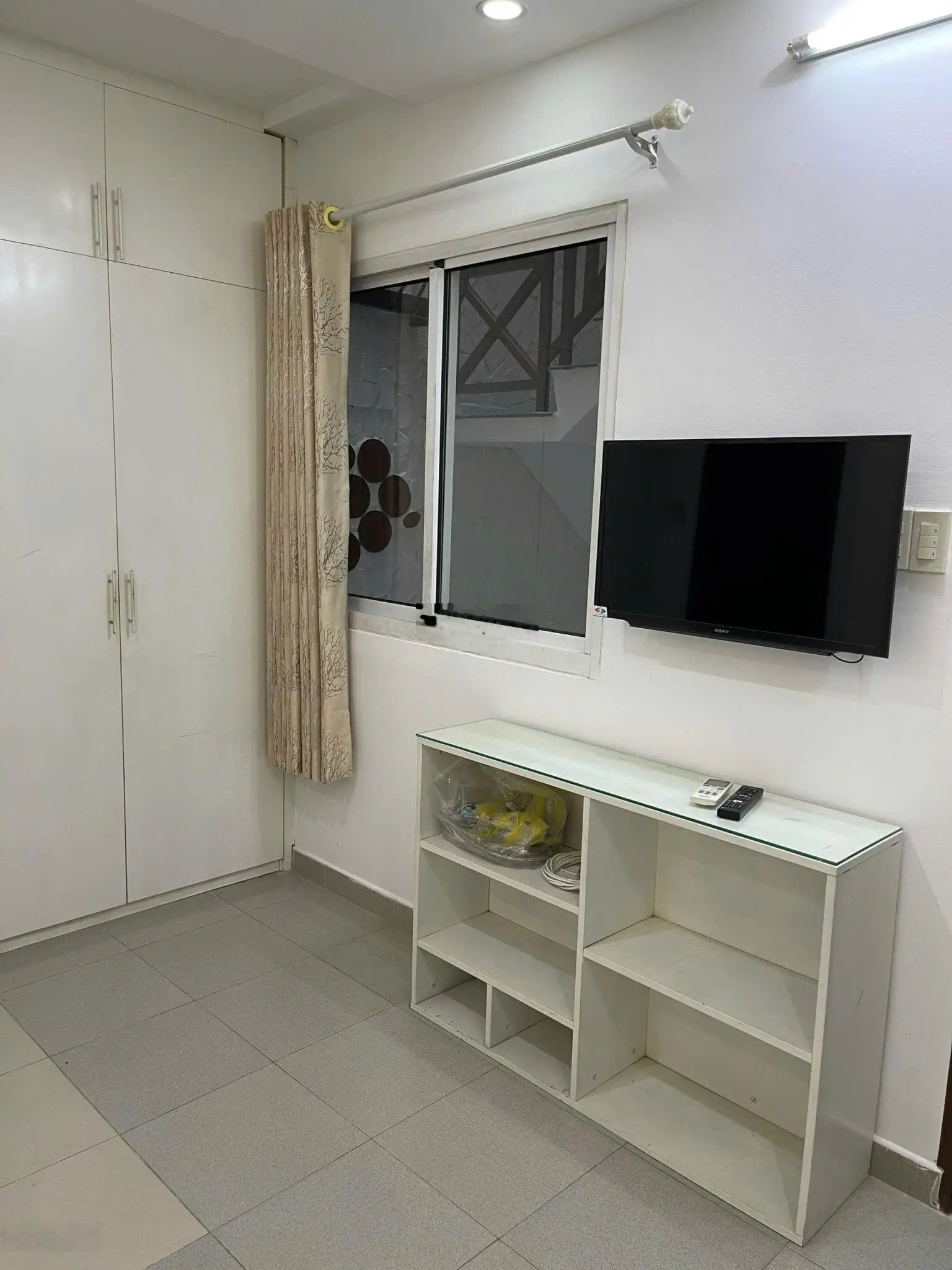 bán gấp căn nhà 72m2 Giá 5tỷ8 ngay Duy Tân Phường 15 Phú Nhuận, sổ hổng riêng, dân cư đông
