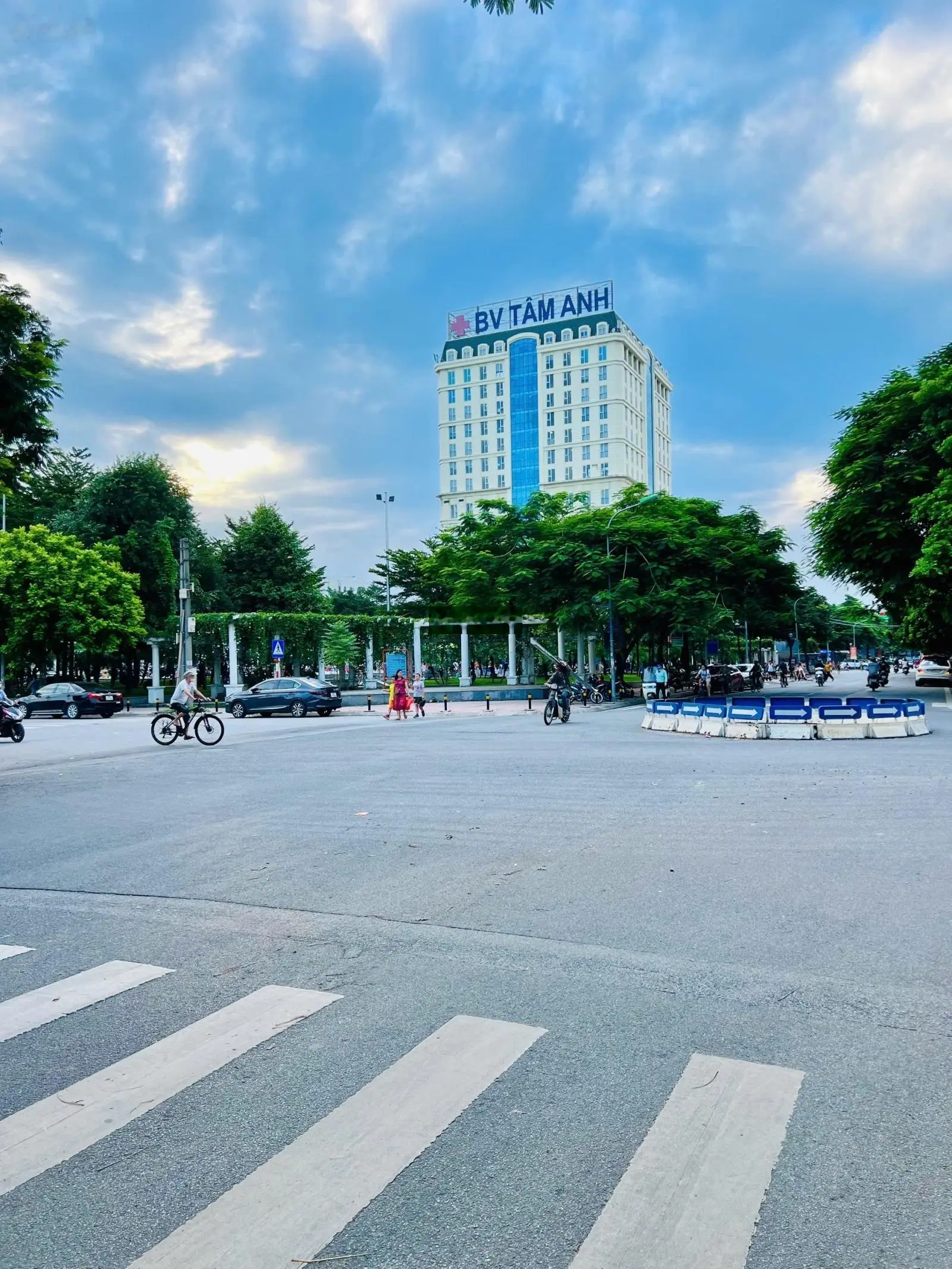 Bán nhà Hoàng Như Tiếp, Long Biên 80m2 x 5 tầng, mặt tiền 4.55m, NHÀ MỚI ĐẸP, THANG MÁY NHẬP NGOẠI!