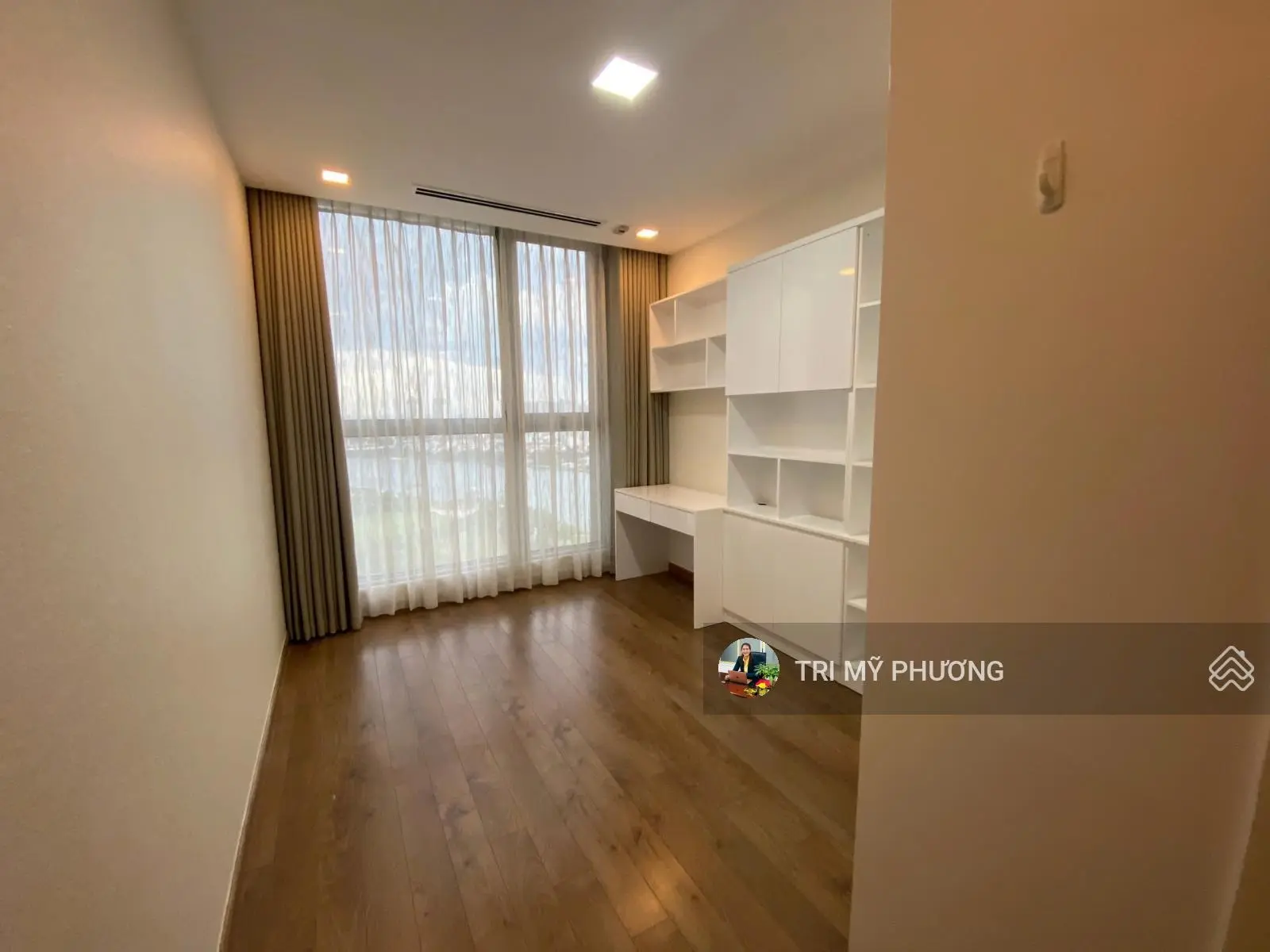 Bán 4PN - Vinhomes Central Park + view sông cực đỉnh, căn hộ 154 m2, tầng thấp, trung, cao có đủ.